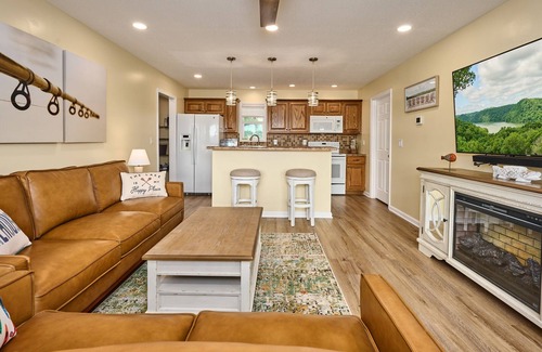 Byrdstown House | Freshly Remodeled House! Overlooks Dale Hollow!