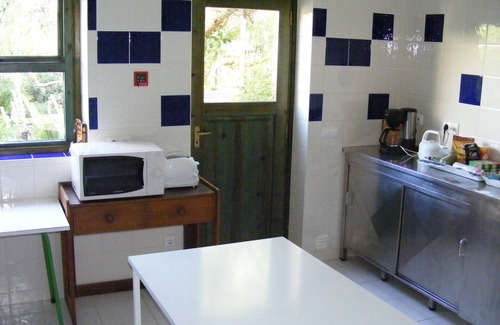 Tavira House | Friendly and spacious Guest house great for large groups, families and retreats.