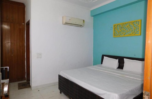 Baraula Hotel | Friends Home stay