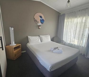 Hastings Hotel | Frimley Lodge Motel