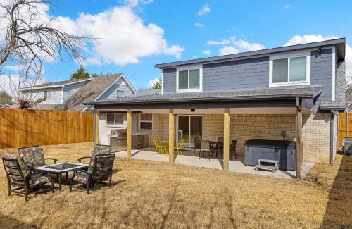 Frisco House | Frisco Getaway Hometel w the Spa and Outdoor Kitchen