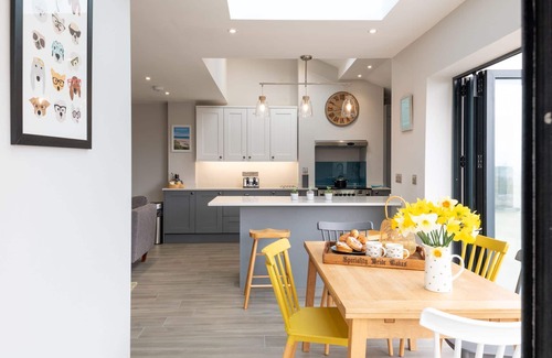 Rhosneigr House | Fronallt - a fabulous 3 bedroom property in Rhosneigr