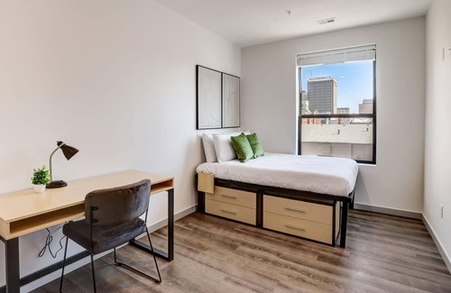 Downtown Lincoln Apartment | Frontdesk | 2 BR Apt by Cooper Park