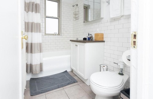 East Hyde Park Apartment | FRONTDESK Open 1 BR Apt by Black History Museum