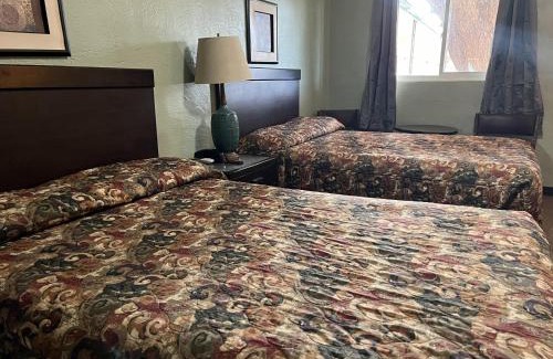 Cuba Hotel | Frontier Motel