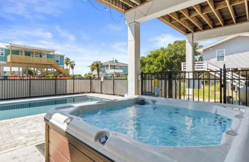 East End House | Fruitcakes- Private Pool- Hot Tub- Pet Friendly