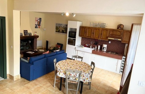 Carlux House | Fuchsia B&B