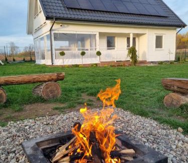Gizycko House | Fuledzki Biały Domek - Mazury, Jacuzzi, Sauna, Giżycko