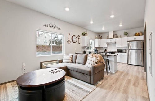 South Perry District Apartment | Full ADA Unit! - 2 Bed 2 Bath Unit Near Downtown!