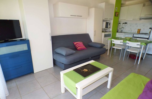 Les Sablettes Apartment | Full sea view, air conditioning, beach a stone's throw away, everything on foot