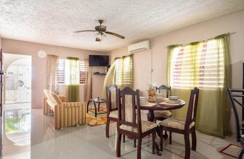 Salt Gut House | Fully AC 2BR, 5 mins from Ian Fleming Int Airport