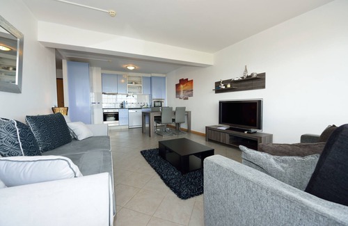Praia da Rocha Apartment | Fully Air Conditioned Luxury 9th Floor Apartment with Balcony & Ocean Views