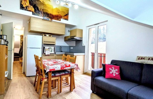 Villard-de-Lans Apartment | Fully-equipped T2 apartment with balcony in quiet residence with mountain views.