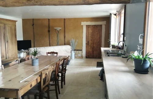 Laiz House | Fully equipped gîte in renovated farmhouse - Sleeps 8 - Swimming pool