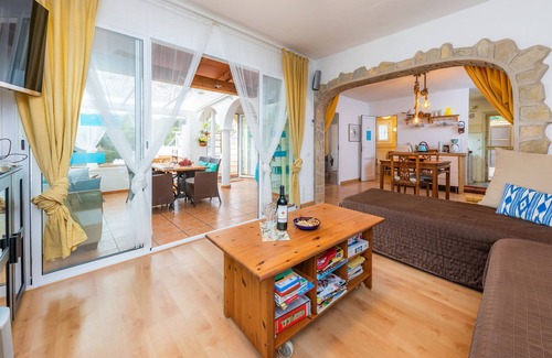 Cala Anguila-Cala Mendia House | Fully-equipped Holiday Home Casa Caracol with Seaview, Terraces, Air Conditioning & Wi-Fi; Pets Allowed upon Request