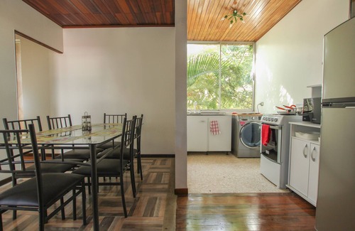 El Prado Apartment | Fully equipped Plaza del Sol apartment