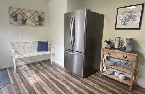 Central Tacoma Apartment | Fully Equipped + Renovated APT Near Cheney Stadium