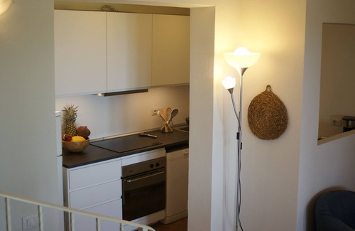 Eden Rock Villa | Fully-equipped seaview villa w/aircon & fast WiFi within 20min walk from beach