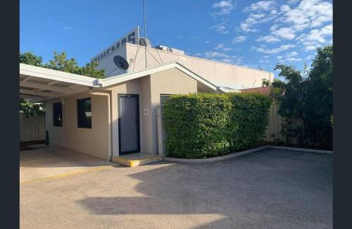 Emerald House | Fully Furnished Modern Unit in centre of city