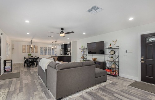 Scottsdale Estates Nine House | Fully remodeled OLD TOWN home with HEATED pool!