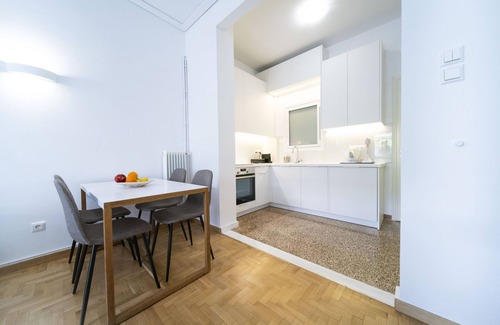 Platia Viktorias Apartment | Fully renovated apartment in central Athens