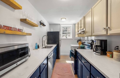 Stowe Apartment | Fully Renovated & Modern 2 BR w/Forest Views
