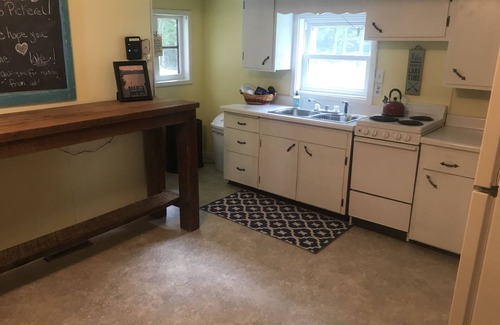 Pickerel Cottage | Fully Updated 4 Bedroom Waterfront Cabin!