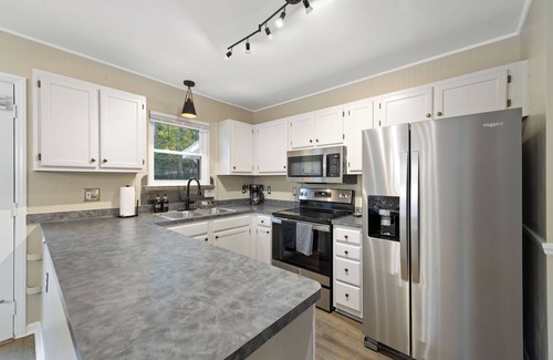 Waxhaw House | FullyFenced/PetFriendly/BBQ/Fire-pit/DT-Waxhaw/The Bowl-20Mins/Waverly-12Mins