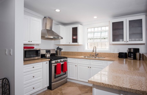 Lawndale House | FUN Game Rm, Mem Foam by Beach in South Bay Pets