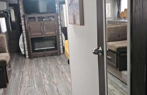 Anglers Park House | Fun & Relax in Paradise 145 RV in Key Largo Kampground