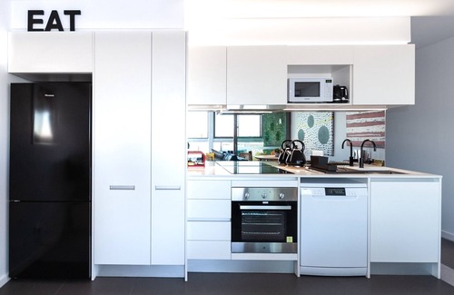 Northbridge Apartment | Funky apartment in Northbridge, CENTRAL+FREE WIFI & PARKING