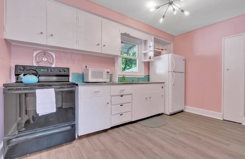 Sanford Apartment | Funky Bunk
