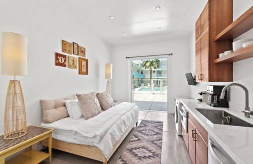 Roosevelt Apartment | Funky Pool Side Cabana in DTPHX