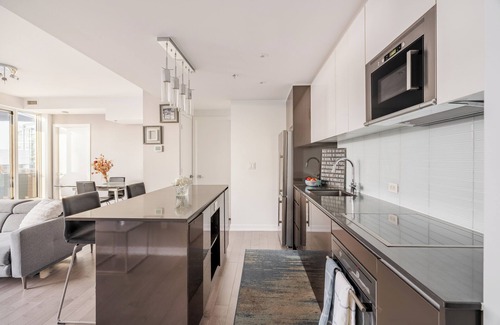 Byward Market - Parliament Hill Condo | Furnished 2 Bedroom PENTHOUSE -All Inclusive w Parking Available Downtown Ottawa