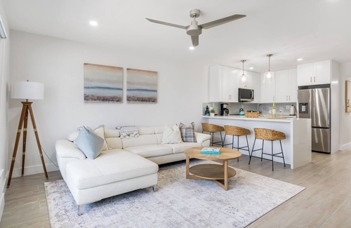 South Lake Condo | Furnished Beachfront Condo, Ocean Views, on the Hollywood Broadwalk!