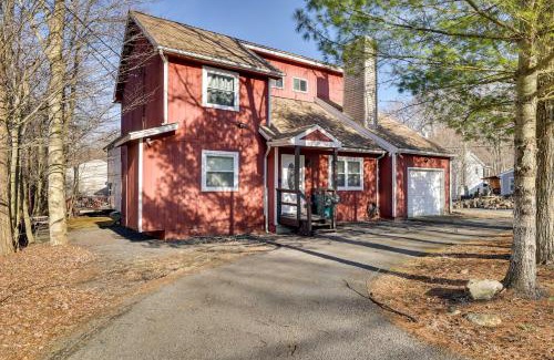 Tobyhanna House | Furnished Deck and Fire Pit Home in Tobyhanna