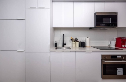 Quartier des Spectacles Apartment | Furnished Studio with balcony - Downtown #311784