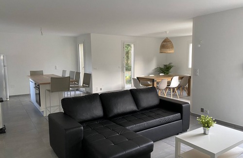Sussargues Villa | Furnished villa with 5 bedrooms and garden near Montpellier