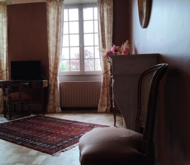 Les Aspres House | Gîte à la Moncorgerie