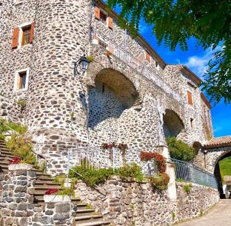 Aubignas House | Gîte ღ La tour du Château ღ