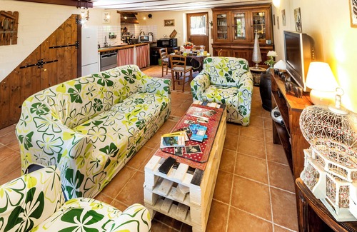 Saint-Mars-Vieux-Maisons House | Gîte avec piscine,WiFi in Saint Mars Vieux Maisons