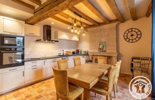 Saint-Remy-la-Varenne House | Gîte Apolise