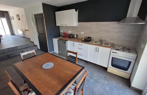 Salles-en-Toulon Apartment | Gîte au milieu de la campagne