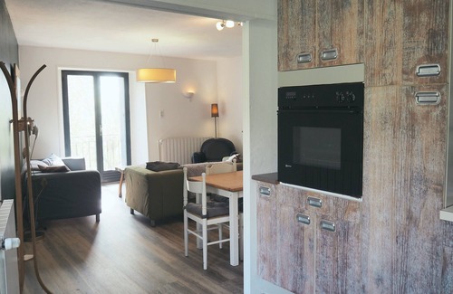 Massiac Apartment | Gîte au Sein de Notre Ferme en Pierre du Xviie Siècle