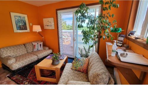 Perce Bed & Breakfast | Gîte Aux Jardins De L'Anse