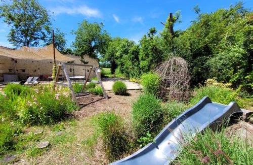 Saint-Sauvy House | Gîte campagne famille 15 pers Piscine chauffée Jeux enfants Pétanque