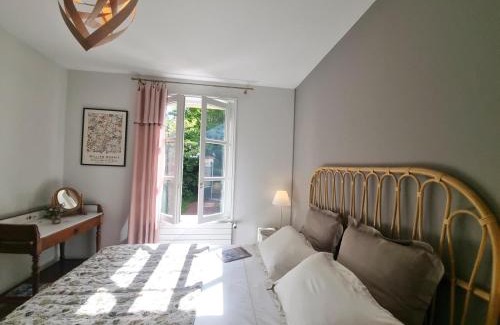 Saint-Galmier House | Gîte charmant avec jardin, terrasse et tout confort à Saint-Galmier - FR-1-496-293
