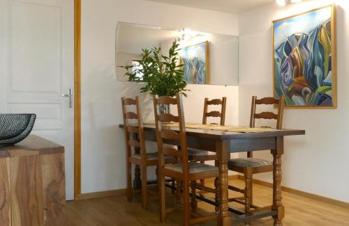 La Riviere-Saint-Sauveur Apartment | Gîte chez Gochia