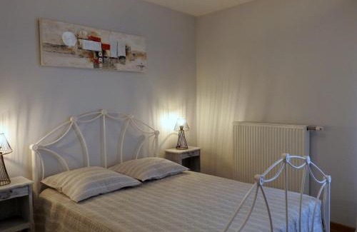Saint-Blin House | Gîte de caractère avec jardin, terrasse, et équipements pour enfants à Saint-Blin - FR-1-611-31