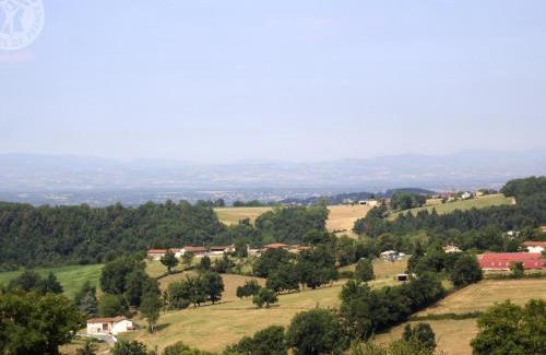 Panissieres House | Gîte de charme avec grand jardin, proche St-Etienne et Lyon, tout confort, ferme visitable - FR-1-496-215